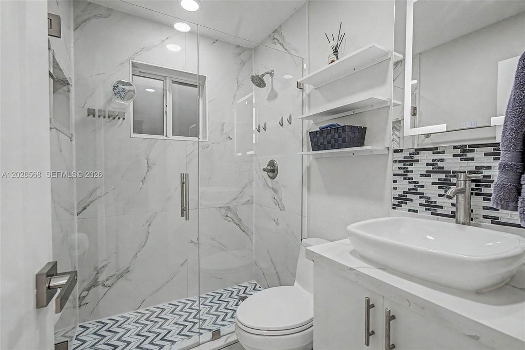 For Sale: $598,500 (3 beds, 1 baths, 1038 Square Feet)