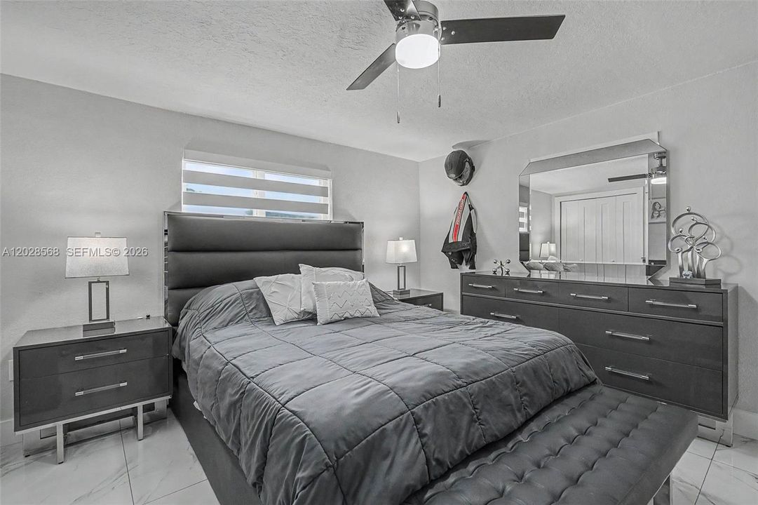 For Sale: $598,500 (3 beds, 1 baths, 1038 Square Feet)