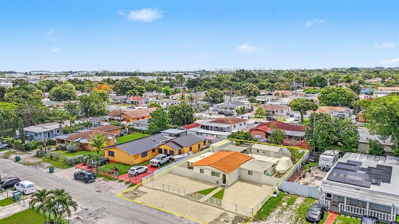 For Sale: $598,500 (3 beds, 1 baths, 1038 Square Feet)