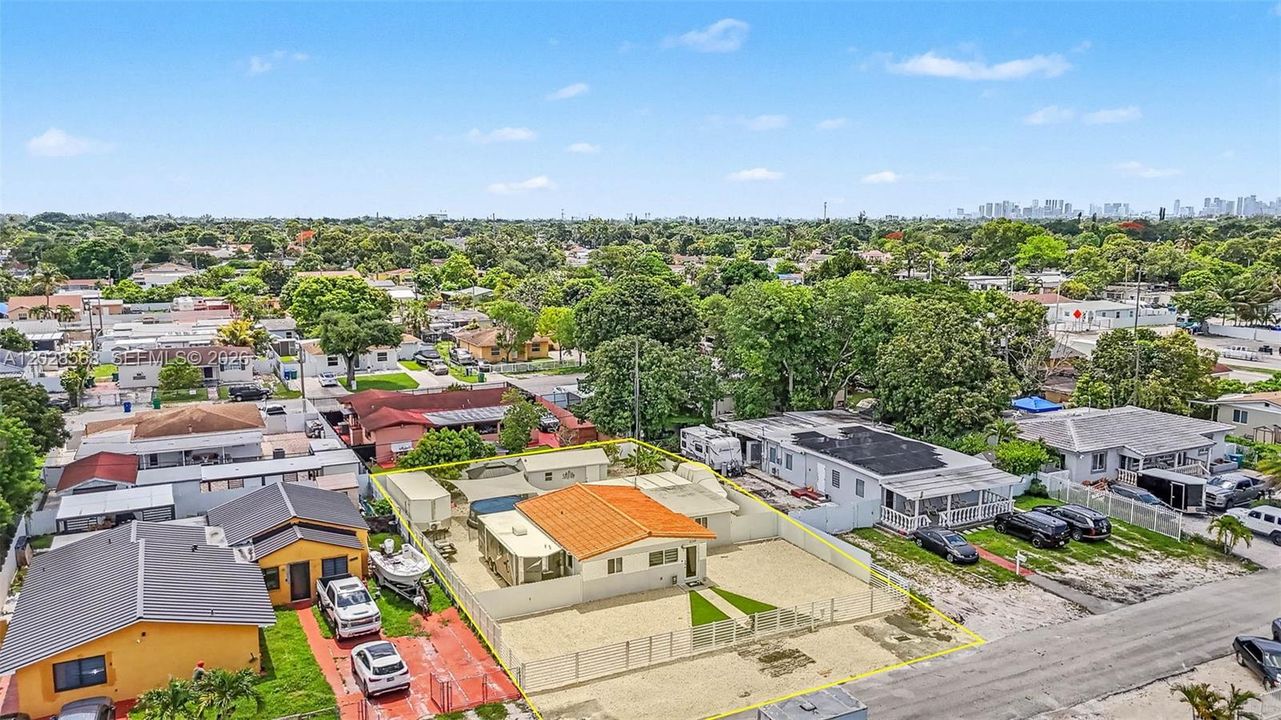 For Sale: $598,500 (3 beds, 1 baths, 1038 Square Feet)