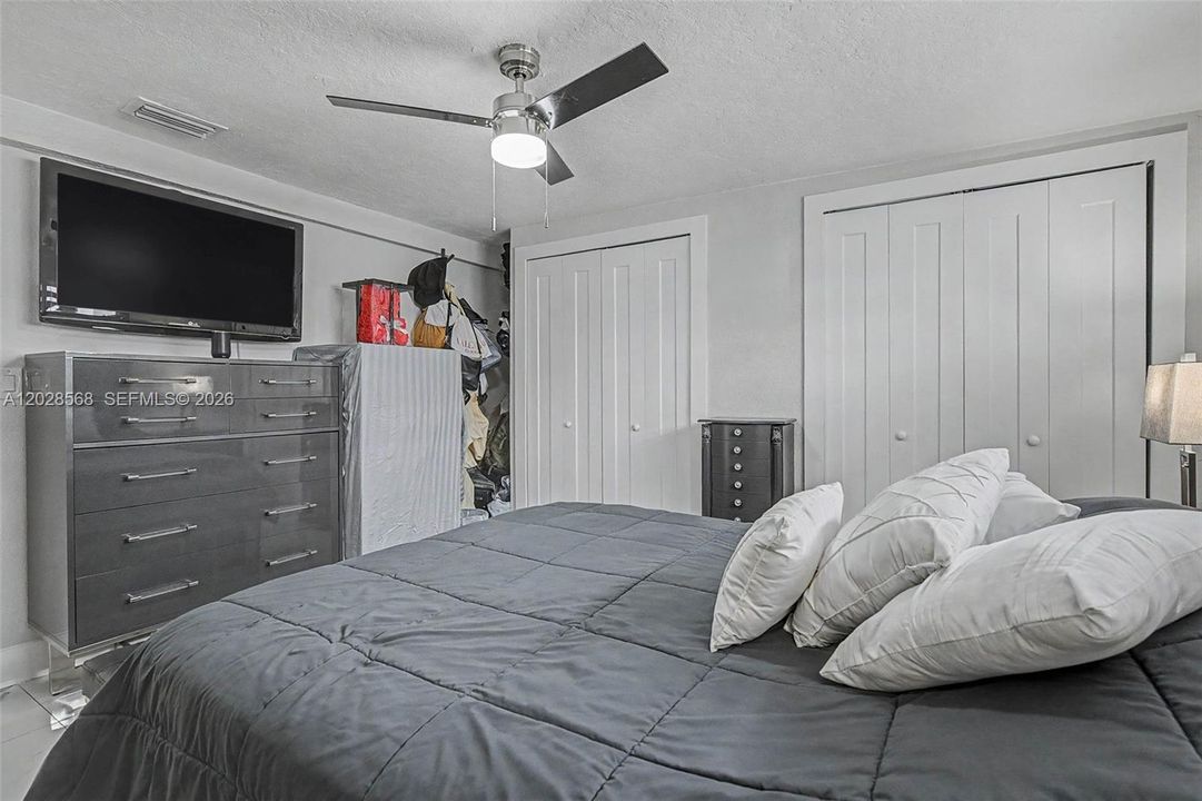 For Sale: $598,500 (3 beds, 1 baths, 1038 Square Feet)