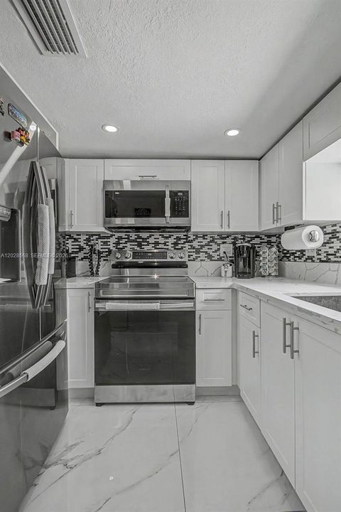 For Sale: $598,500 (3 beds, 1 baths, 1038 Square Feet)