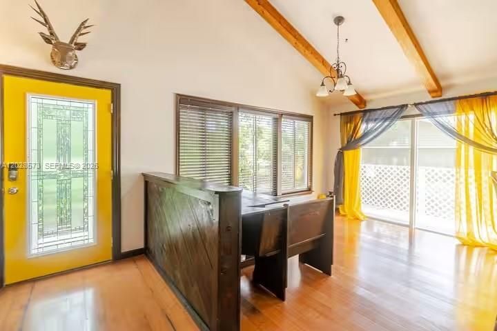 For Rent: $3,500 (2 beds, 1 baths, 866 Square Feet)