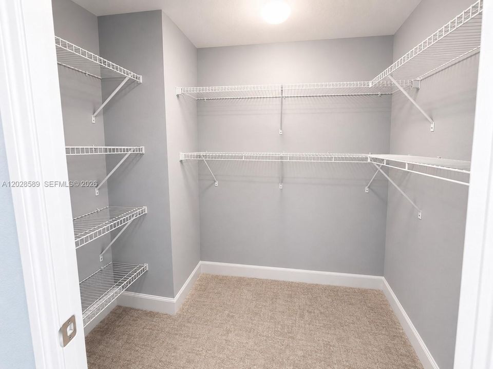 For Sale: $489,000 (3 beds, 3 baths, 1886 Square Feet)