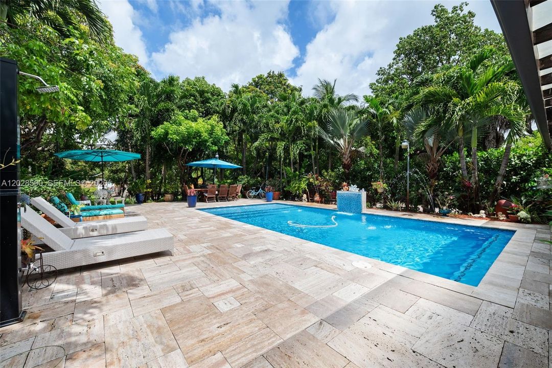 На продажу: $2,499,000 (6 спален, 4 ванн, 3398 Квадратных фут)