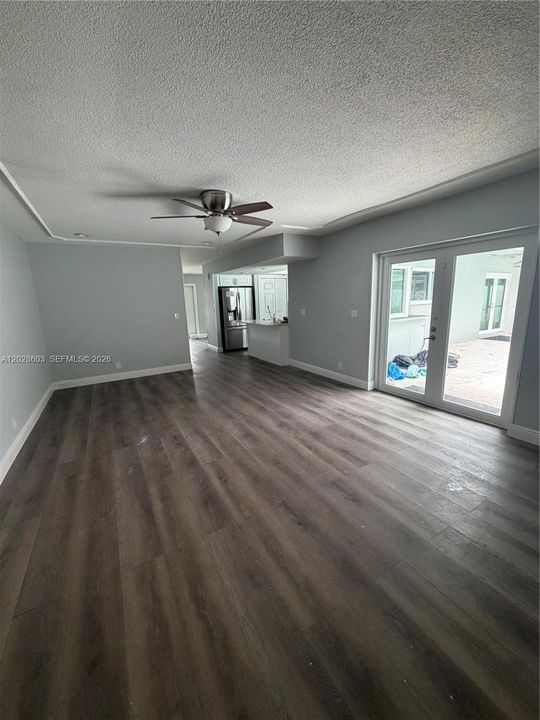 Active With Contract: $4,000 (5 beds, 2 baths, 2103 Square Feet)