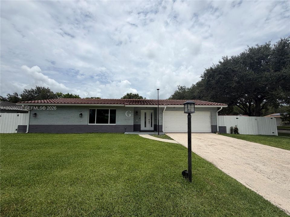 Active With Contract: $4,000 (5 beds, 2 baths, 2103 Square Feet)