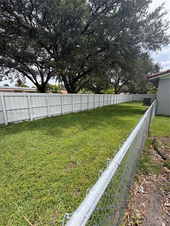 Active With Contract: $4,000 (5 beds, 2 baths, 2103 Square Feet)