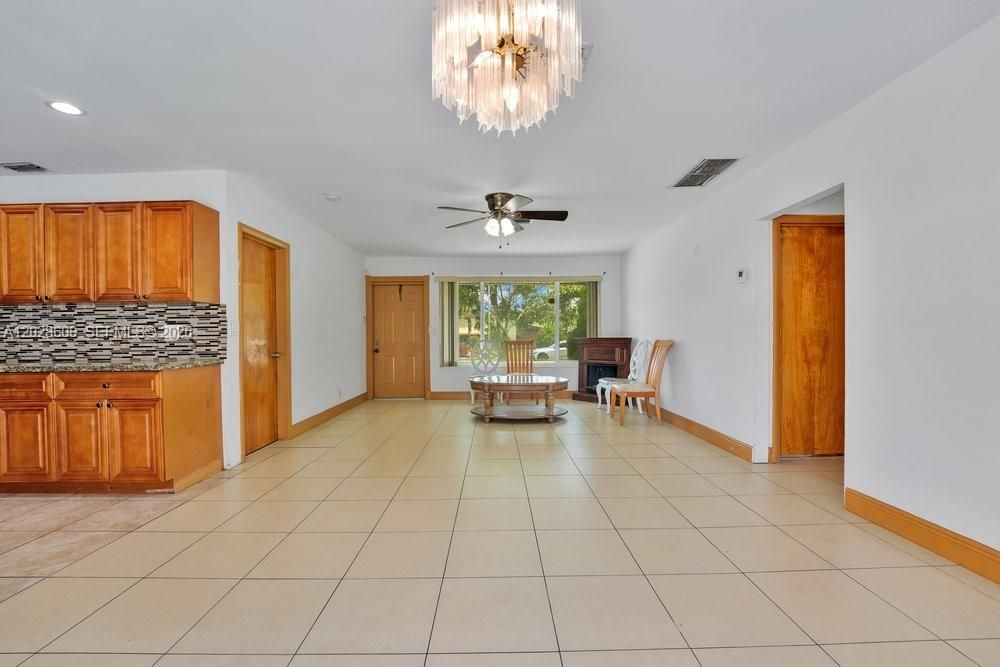 For Sale: $525,000 (3 beds, 2 baths, 1534 Square Feet)
