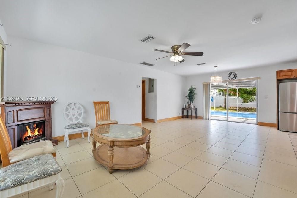 For Sale: $525,000 (3 beds, 2 baths, 1534 Square Feet)