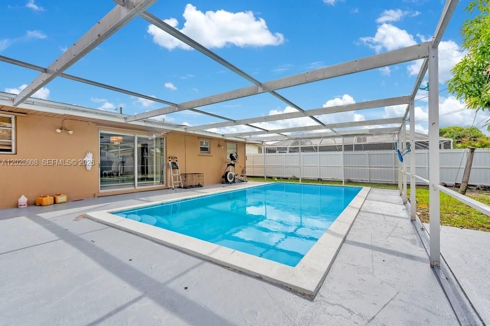 For Sale: $525,000 (3 beds, 2 baths, 1534 Square Feet)