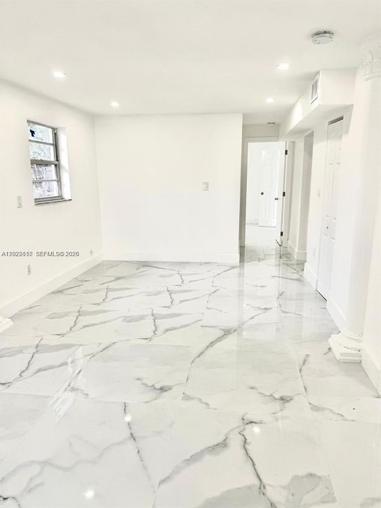For Sale: $680,000 (5 beds, 2 baths, 1515 Square Feet)
