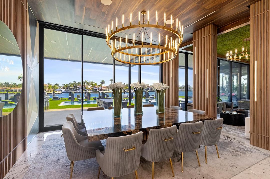 Dining 2