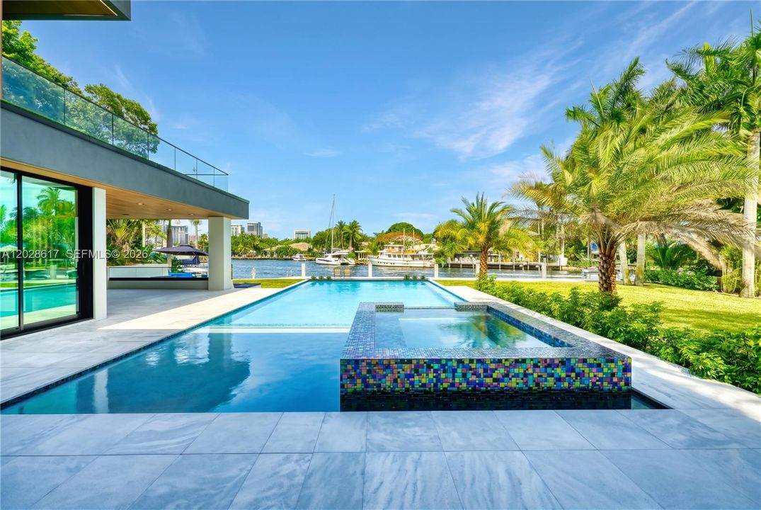 For Sale: $13,995,000 (6 beds, 6 baths, 6658 Square Feet)