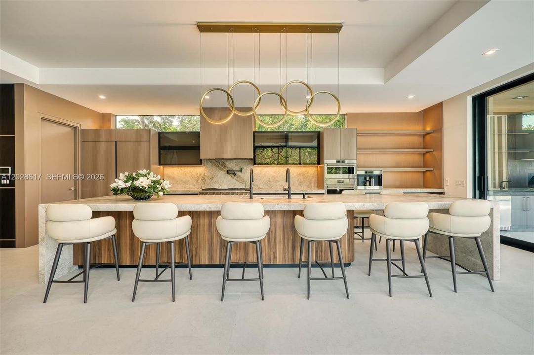 For Sale: $13,995,000 (6 beds, 6 baths, 6658 Square Feet)