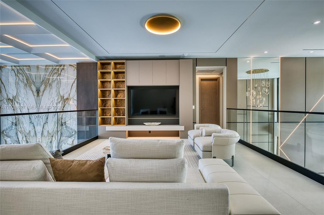 For Sale: $13,995,000 (6 beds, 6 baths, 6658 Square Feet)