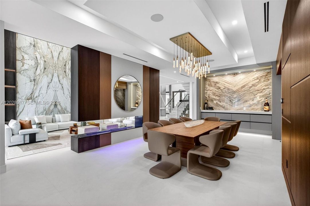 На продажу: $13,995,000 (6 спален, 6 ванн, 6658 Квадратных фут)
