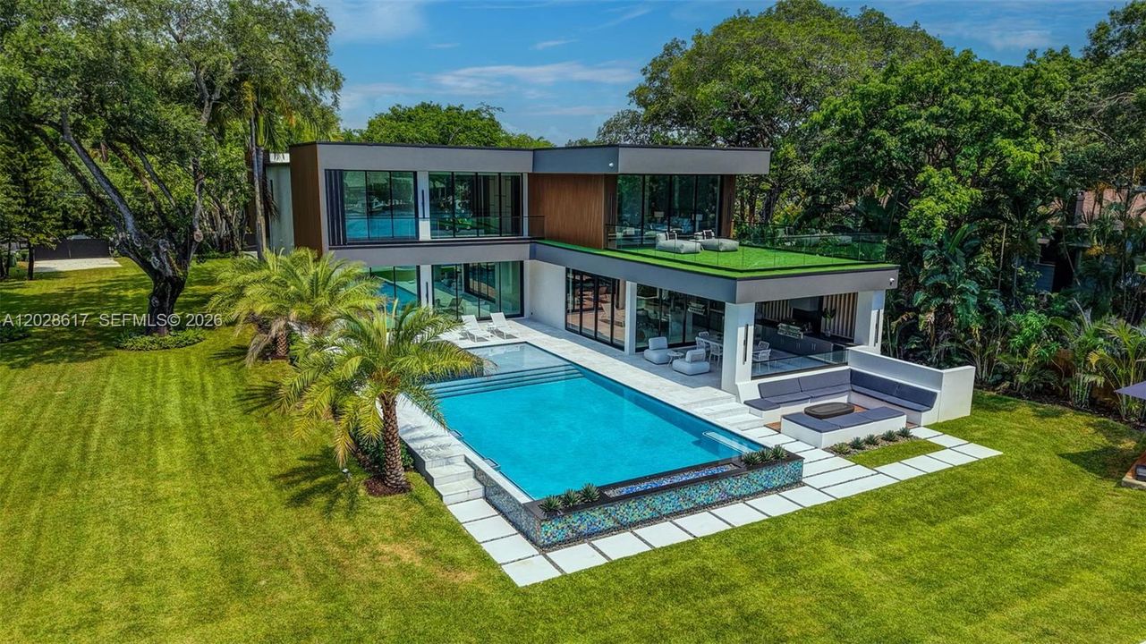 На продажу: $13,995,000 (6 спален, 6 ванн, 6658 Квадратных фут)