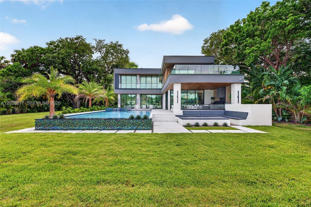На продажу: $13,995,000 (6 спален, 6 ванн, 6658 Квадратных фут)