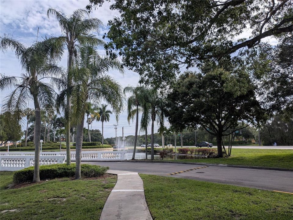 Lago Mar fountain entrance