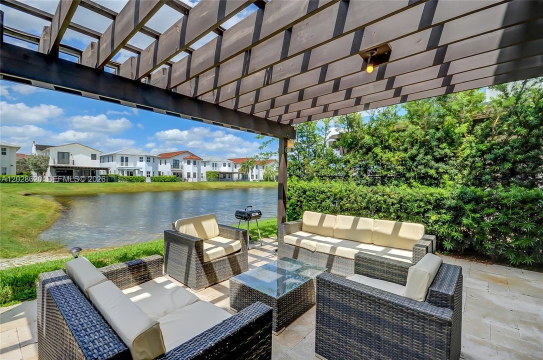 На продажу: $1,399,000 (5 спален, 5 ванн, 3160 Квадратных фут)