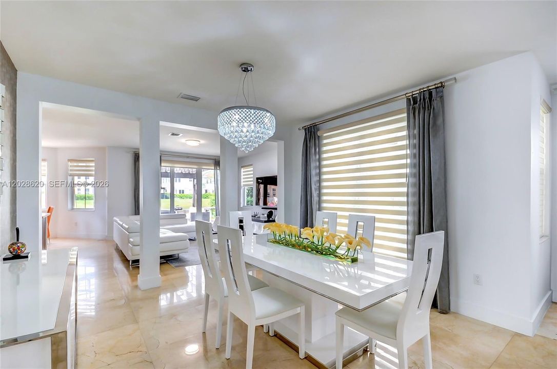 На продажу: $1,399,000 (5 спален, 5 ванн, 3160 Квадратных фут)