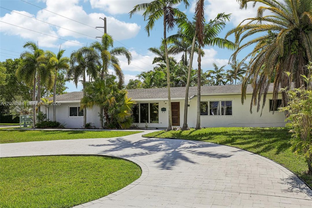 Active With Contract: $945,000 (3 beds, 2 baths, 0 Square Feet)