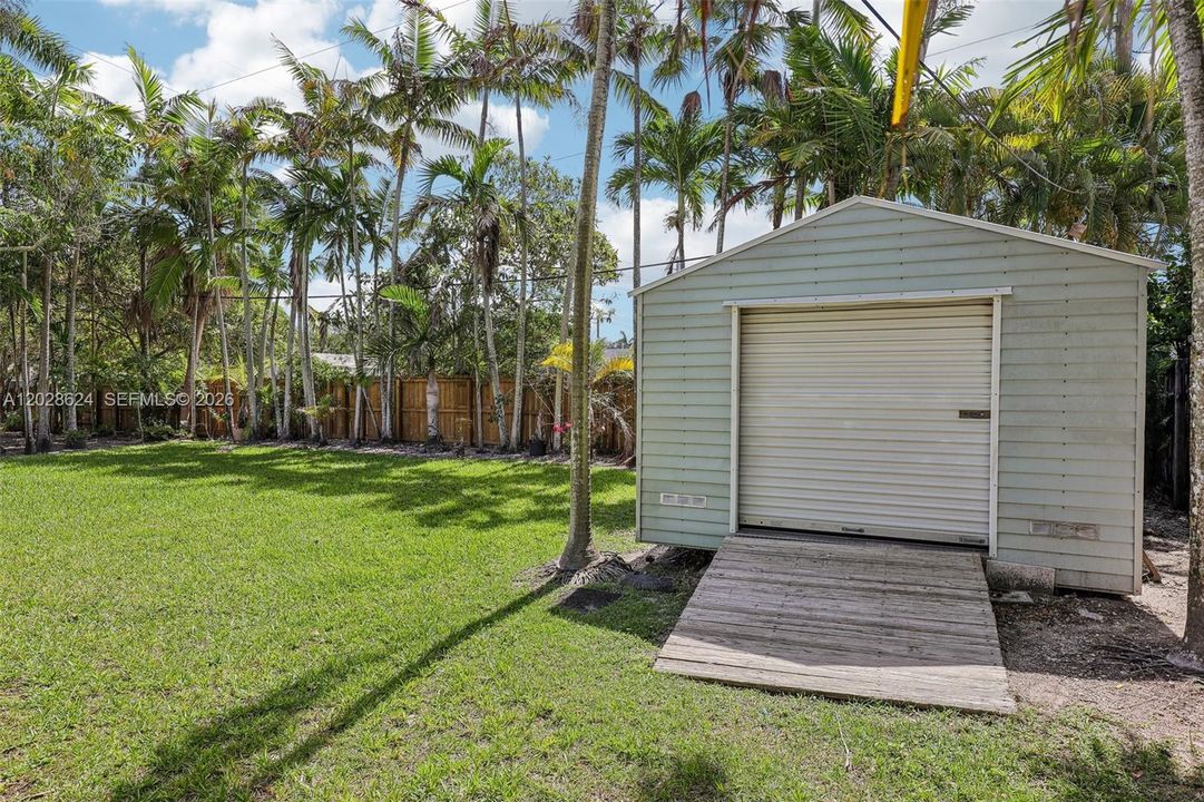 Active With Contract: $945,000 (3 beds, 2 baths, 0 Square Feet)