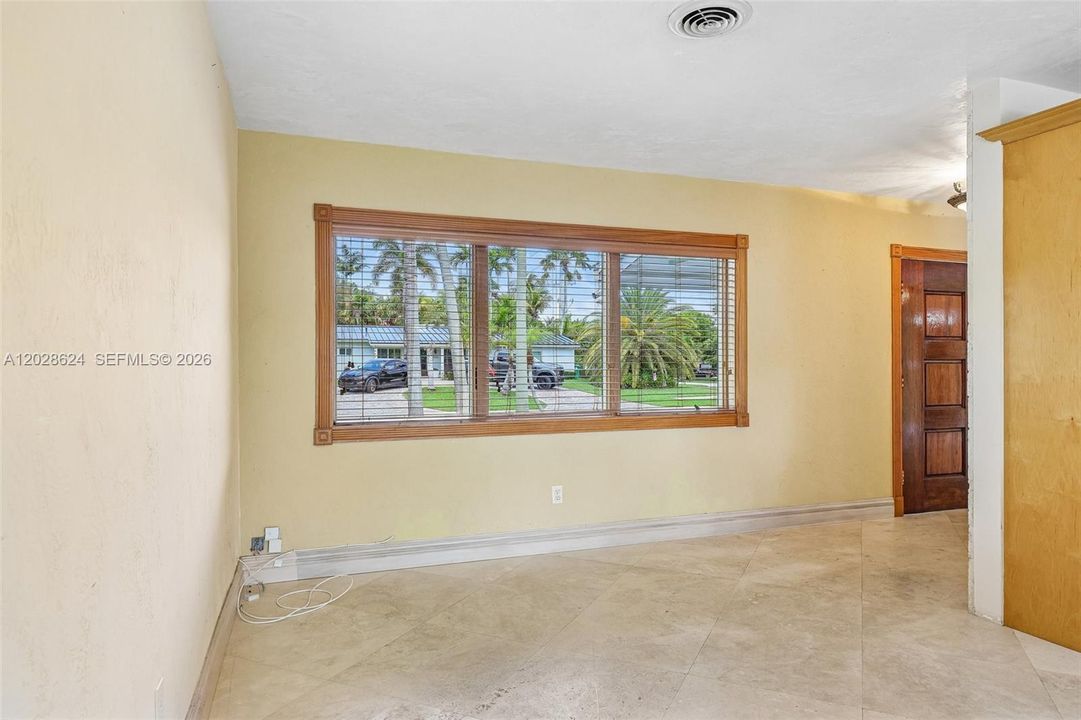 Active With Contract: $945,000 (3 beds, 2 baths, 0 Square Feet)