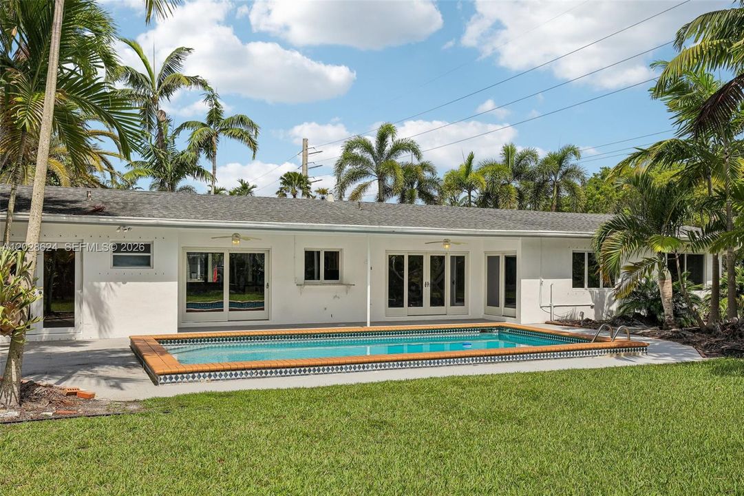 Active With Contract: $945,000 (3 beds, 2 baths, 0 Square Feet)