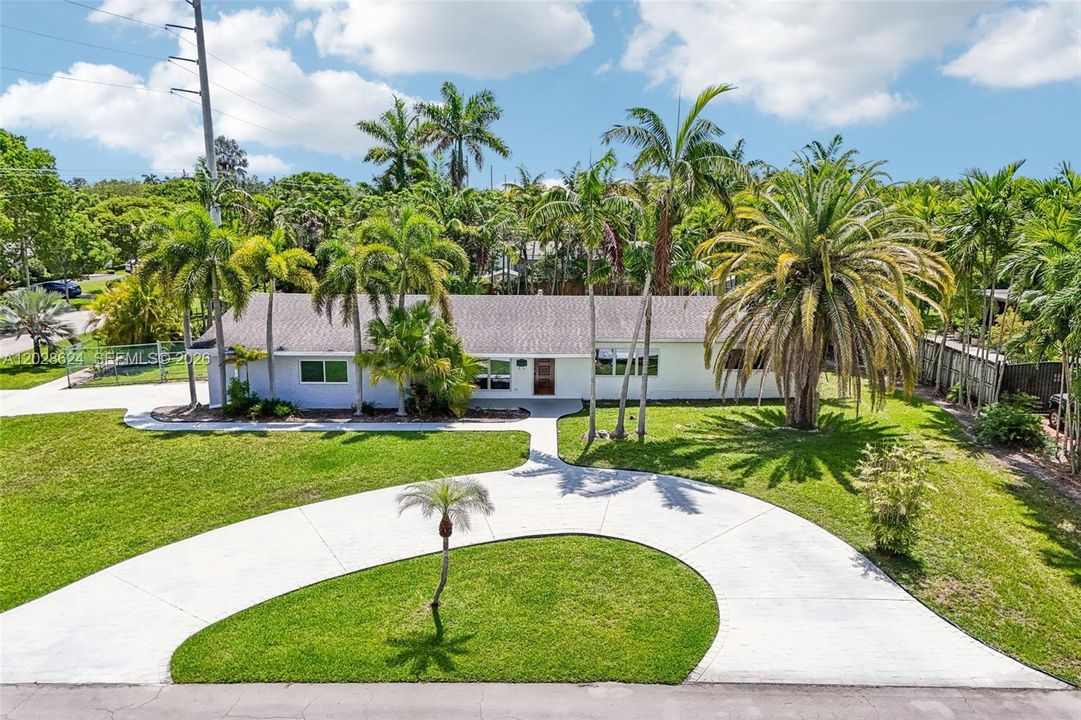 Active With Contract: $945,000 (3 beds, 2 baths, 0 Square Feet)