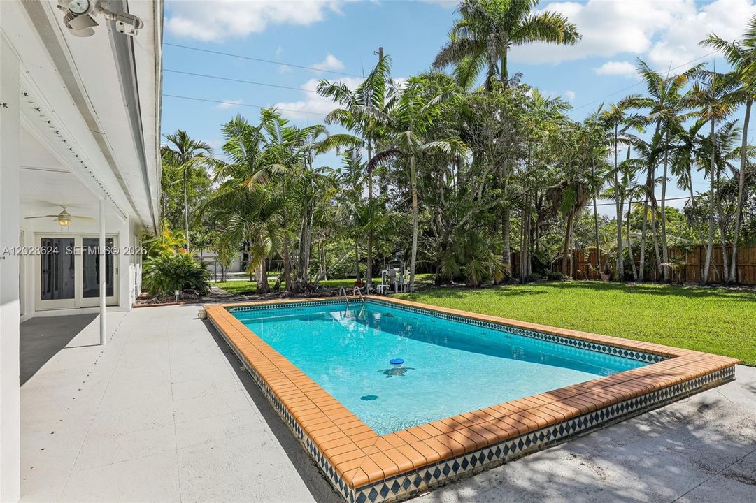 Active With Contract: $945,000 (3 beds, 2 baths, 0 Square Feet)