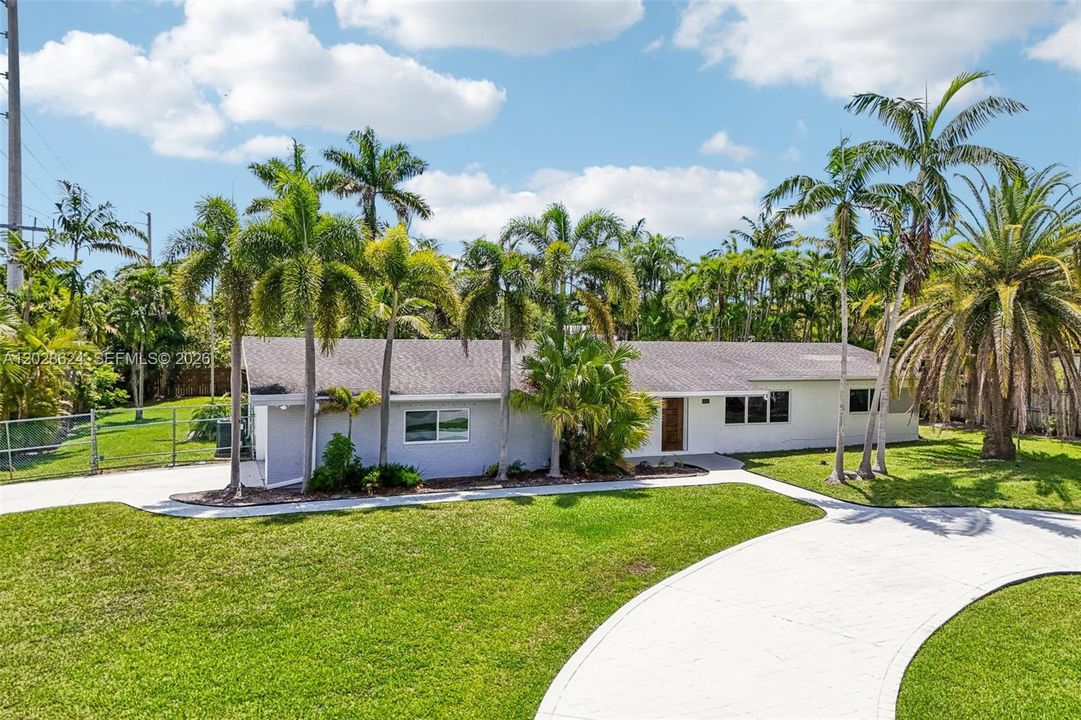 Active With Contract: $945,000 (3 beds, 2 baths, 0 Square Feet)