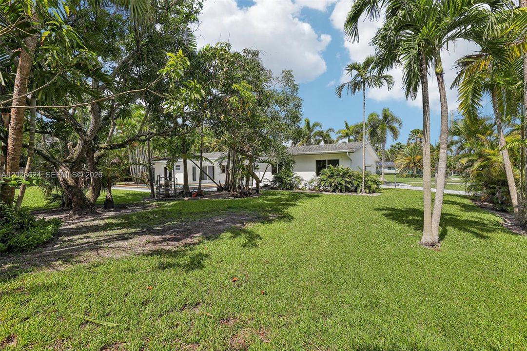 Active With Contract: $945,000 (3 beds, 2 baths, 0 Square Feet)