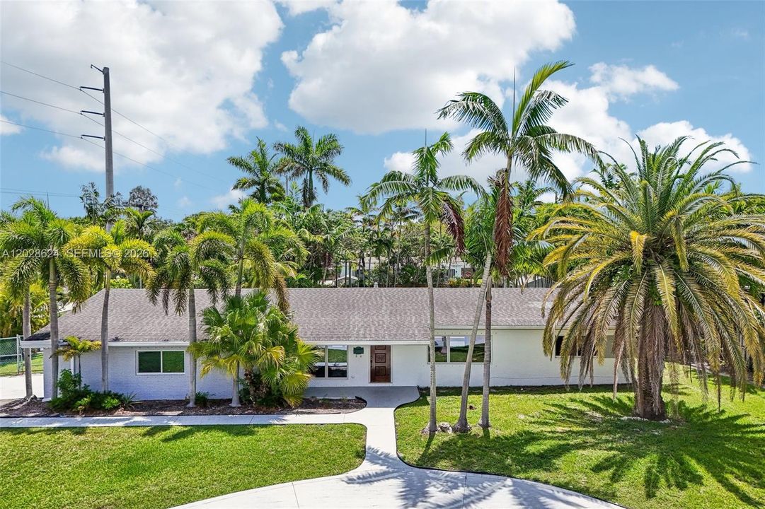 Active With Contract: $945,000 (3 beds, 2 baths, 0 Square Feet)