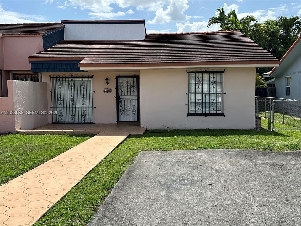 Vendido Recientemente: $425,000 (2 camas, 2 baños, 1130 Pies cuadrados)