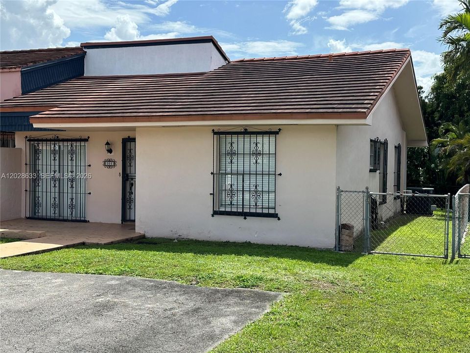 Vendido Recientemente: $425,000 (2 camas, 2 baños, 1130 Pies cuadrados)