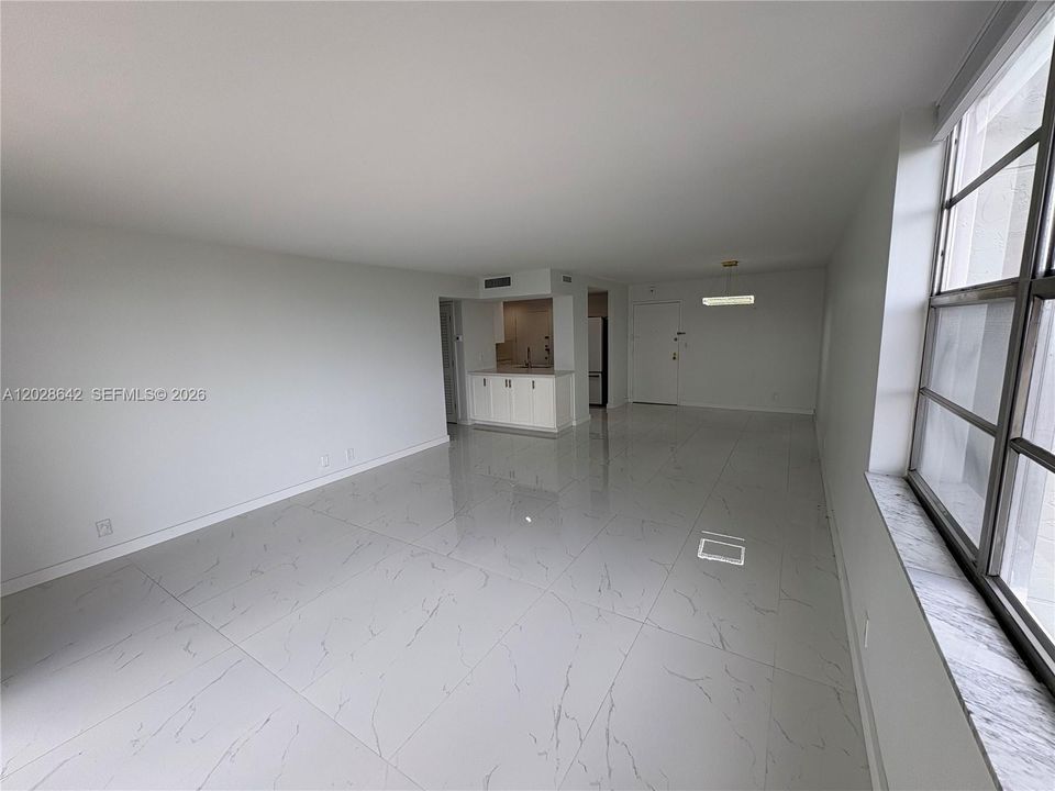 Active With Contract: $3,000 (2 beds, 2 baths, 1175 Square Feet)
