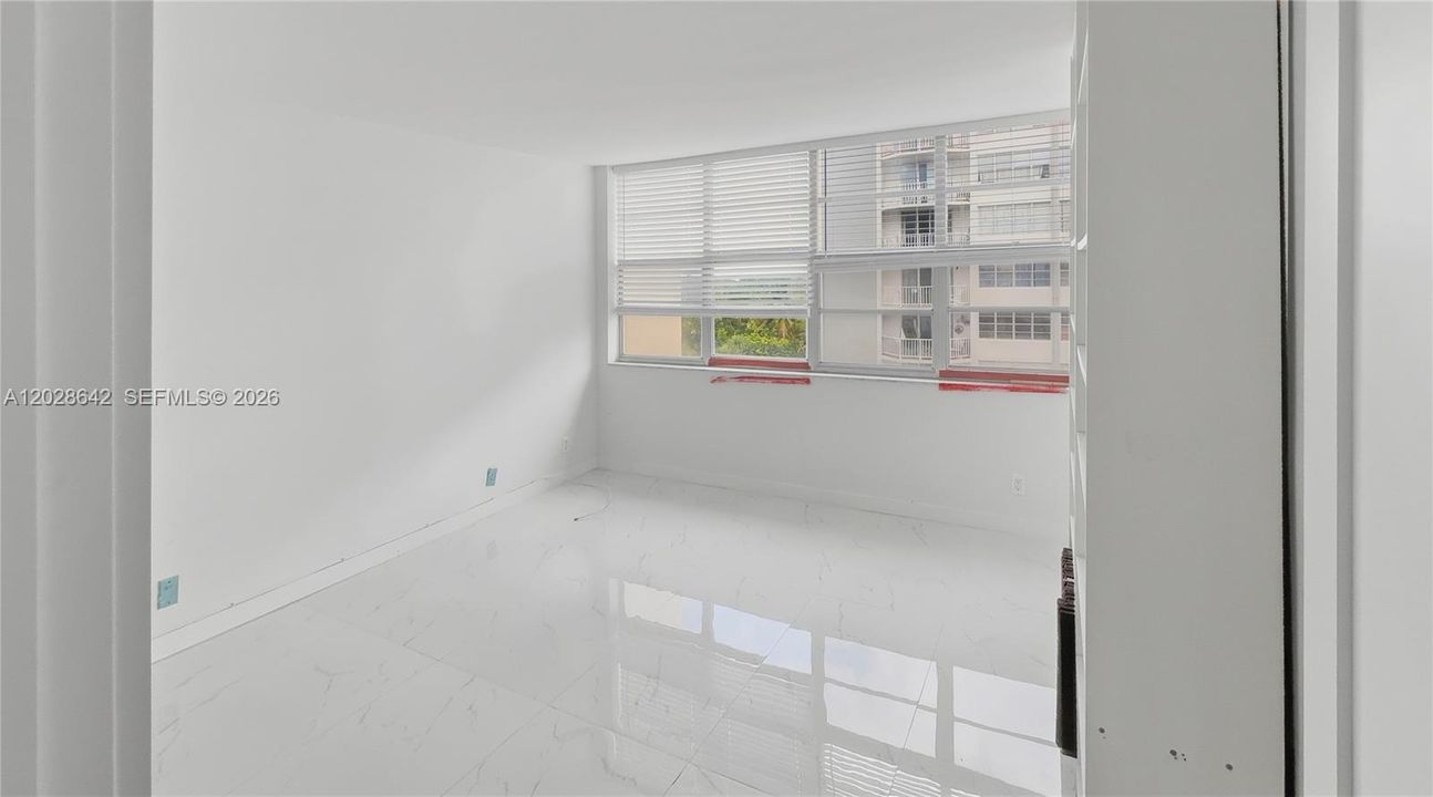 Active With Contract: $3,000 (2 beds, 2 baths, 1175 Square Feet)