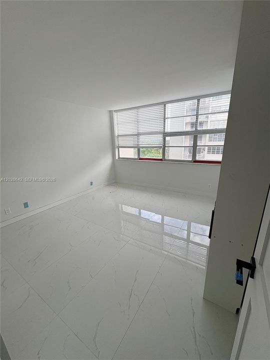 Active With Contract: $3,000 (2 beds, 2 baths, 1175 Square Feet)