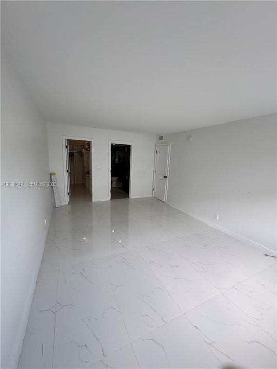Active With Contract: $3,000 (2 beds, 2 baths, 1175 Square Feet)