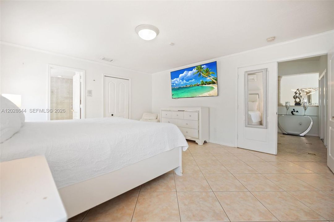 En Venta: $925,000 (4 camas, 3 baños, 2208 Pies cuadrados)