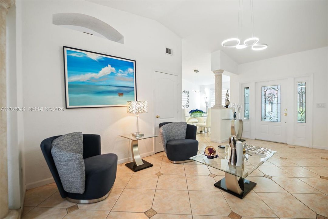 En Venta: $925,000 (4 camas, 3 baños, 2208 Pies cuadrados)