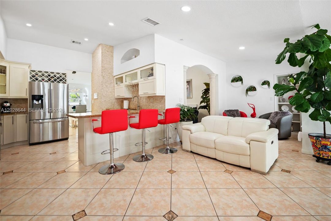 En Venta: $925,000 (4 camas, 3 baños, 2208 Pies cuadrados)