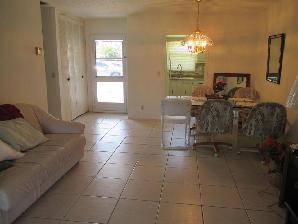 Living Room/Dining