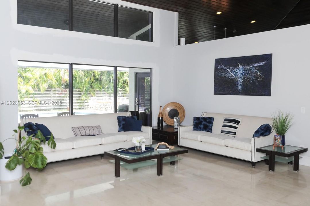 Active With Contract: $1,950,000 (5 beds, 5 baths, 4040 Square Feet)