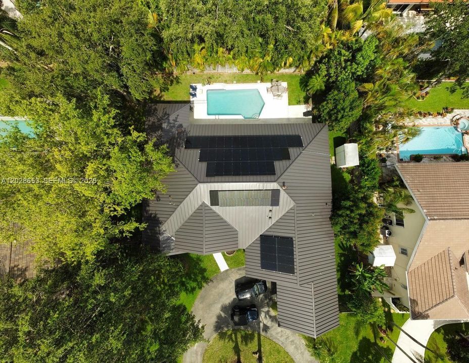 Active With Contract: $1,950,000 (5 beds, 5 baths, 4040 Square Feet)