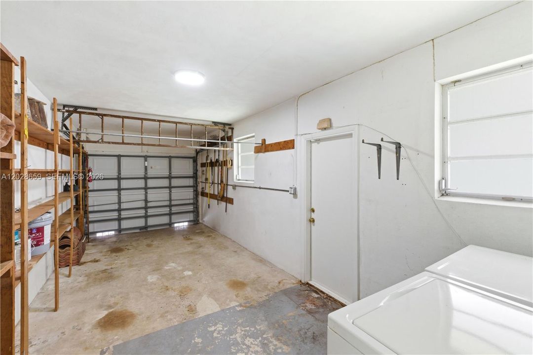 For Sale: $575,000 (3 beds, 2 baths, 1687 Square Feet)