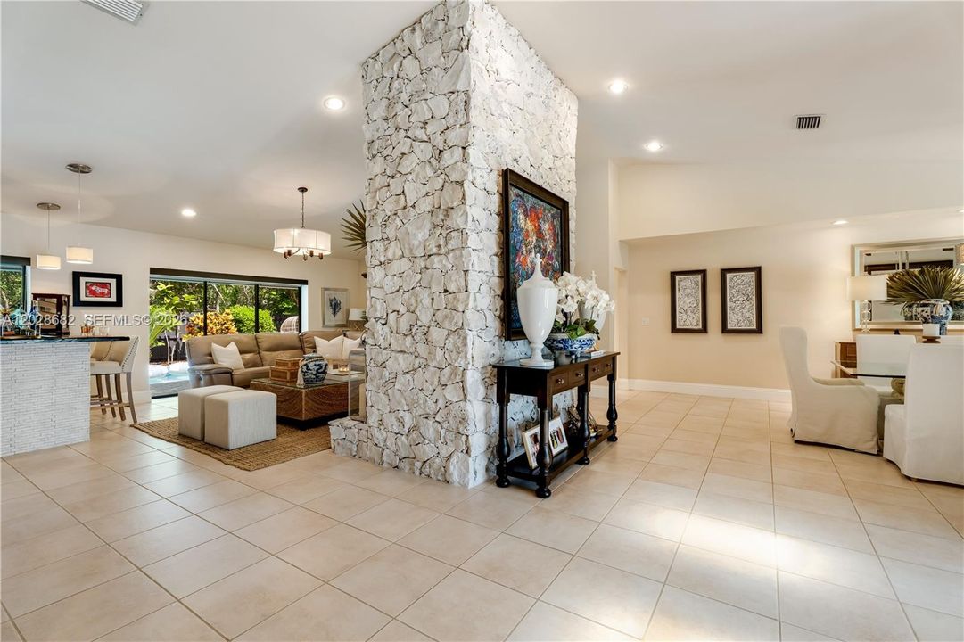 For Sale: $1,995,000 (5 beds, 3 baths, 3678 Square Feet)
