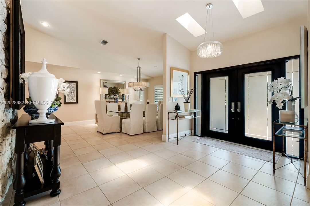 For Sale: $1,995,000 (5 beds, 3 baths, 3678 Square Feet)